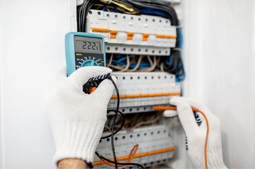 electrician-newport-news-virginia-testing-electrical-panel